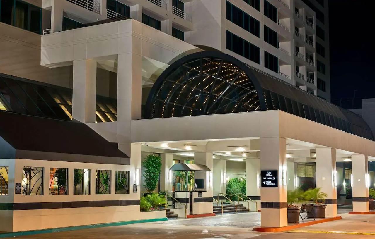 Hilton Woodland Hills/ Los Angeles Extérieur photo