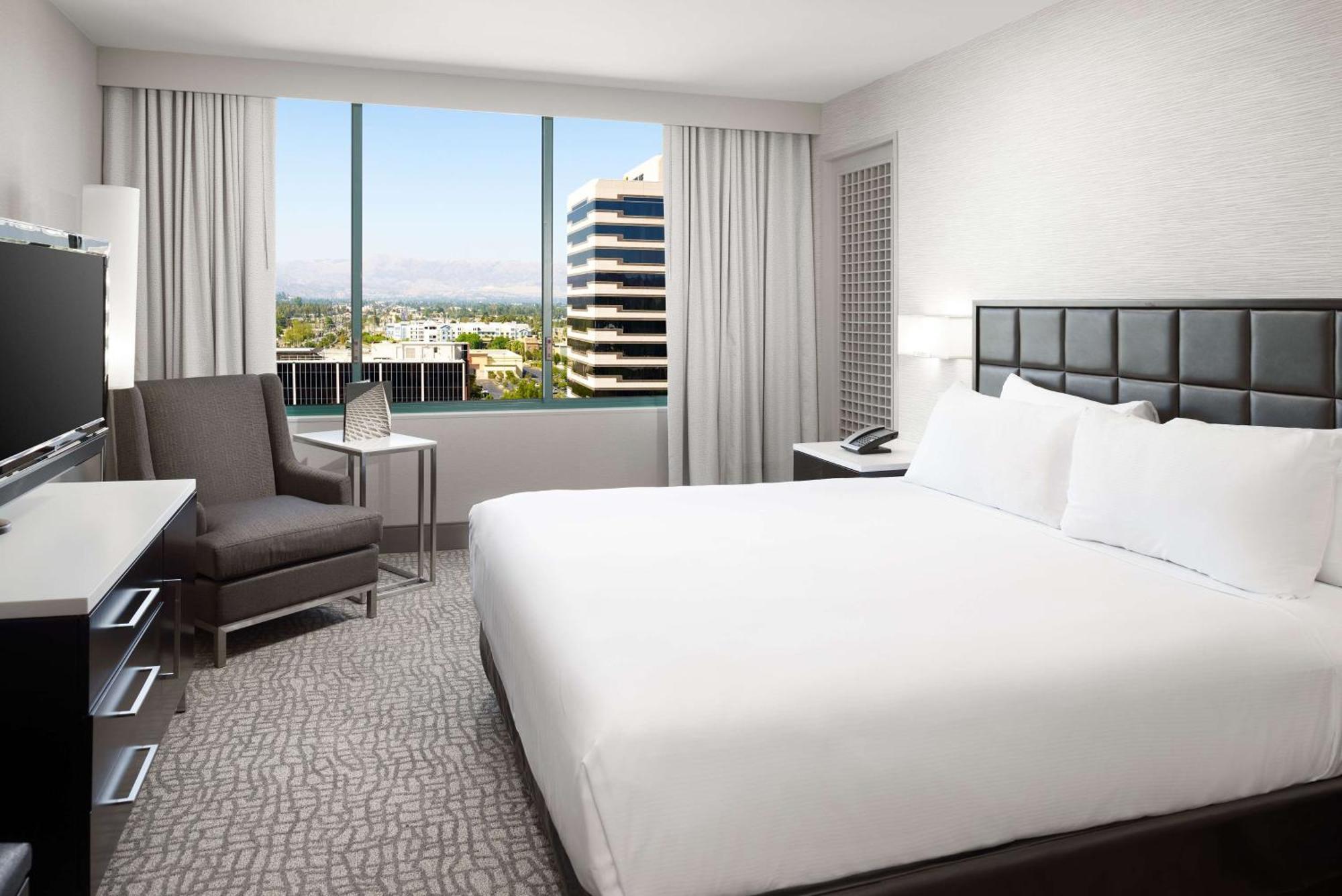 Hilton Woodland Hills/ Los Angeles Extérieur photo
