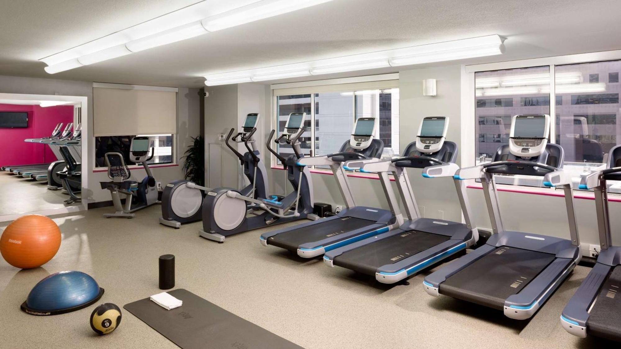 Hilton Woodland Hills/ Los Angeles Extérieur photo