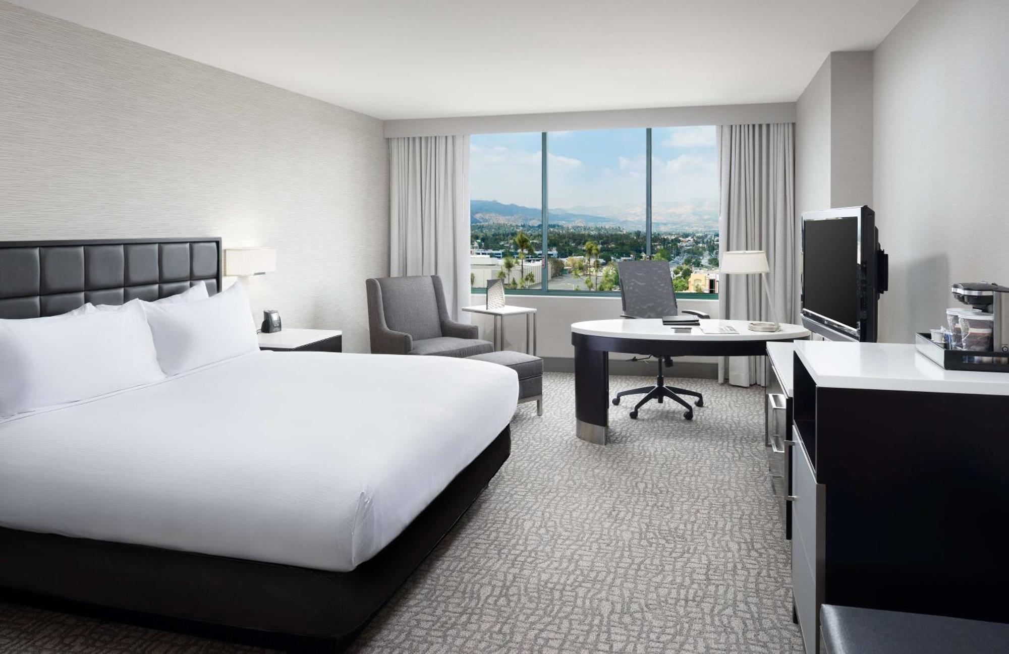 Hilton Woodland Hills/ Los Angeles Extérieur photo