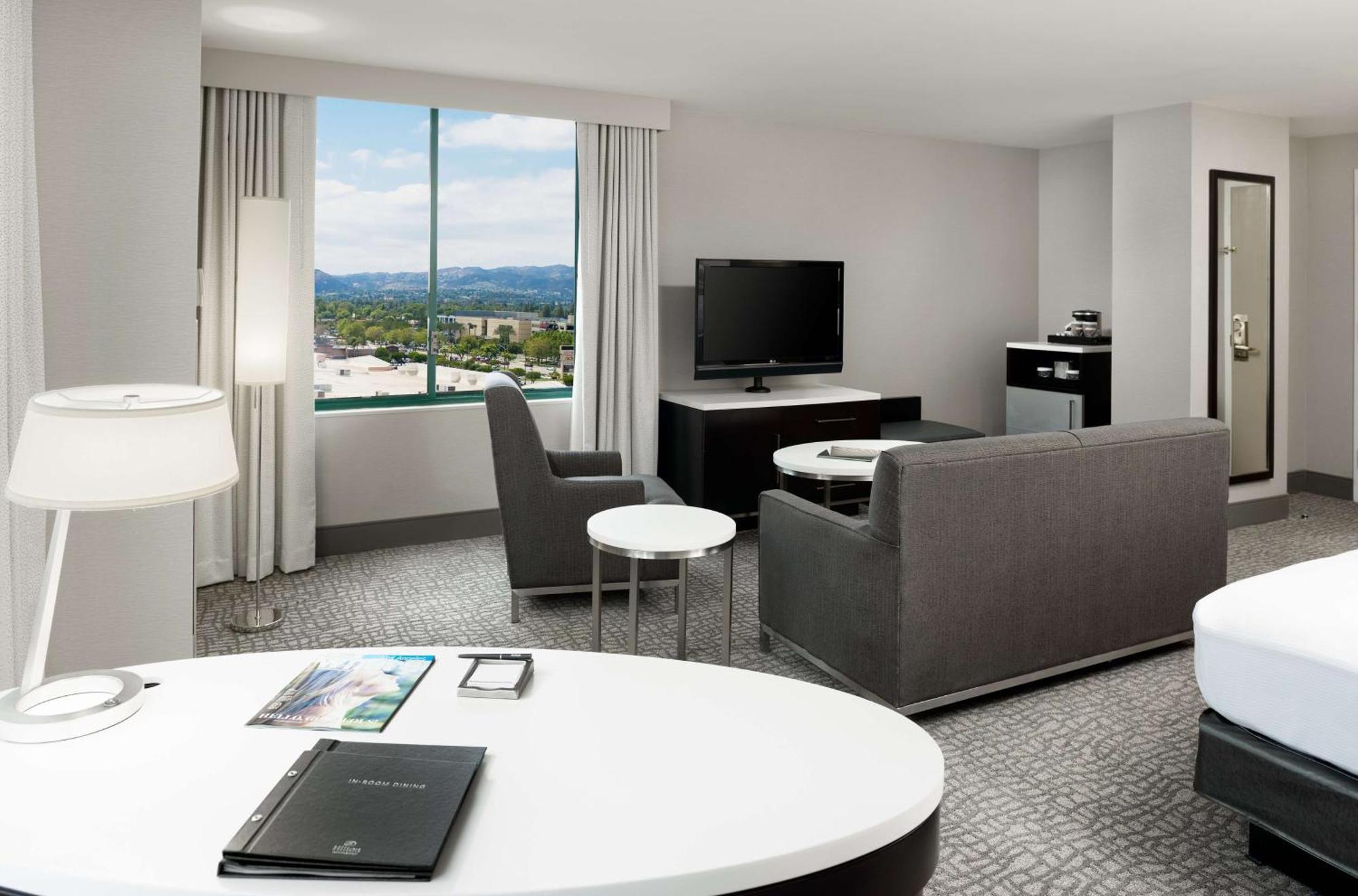 Hilton Woodland Hills/ Los Angeles Extérieur photo