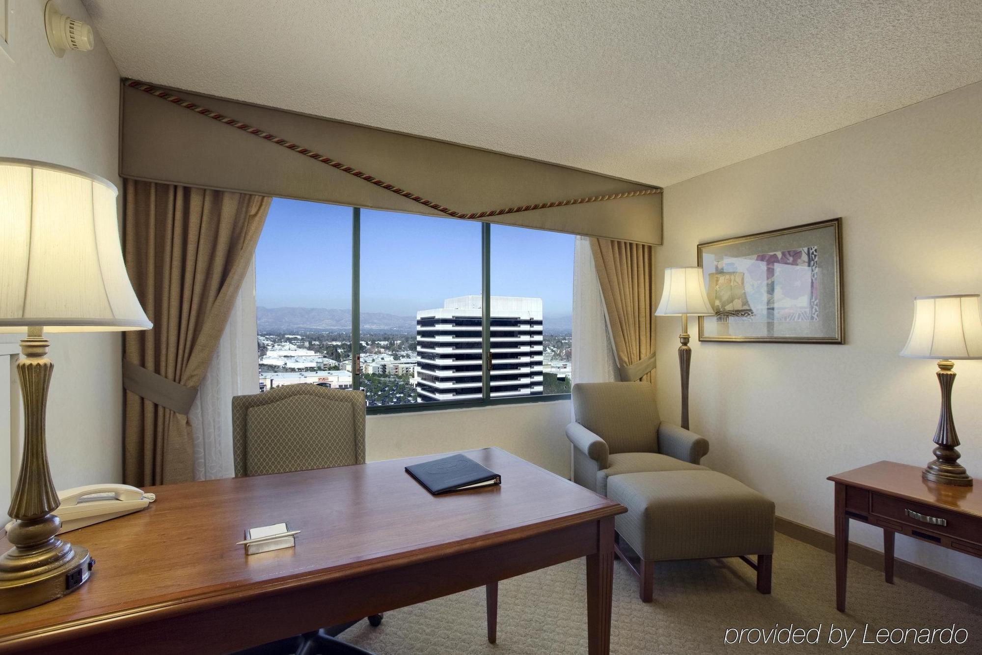 Hilton Woodland Hills/ Los Angeles Chambre photo